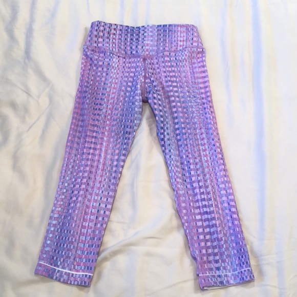 NikiBiki Sport Capri Leggings - Picture 2 of 9